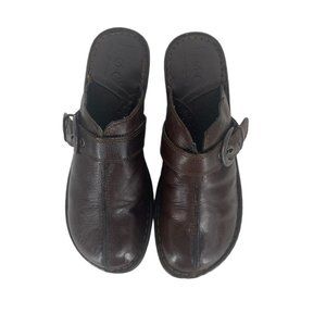 Born, BOC, Leather Mule Clogs, Buckle Detail Size 8
